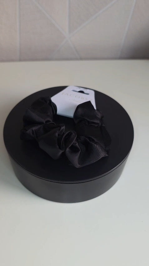 Jacobsz Atlier Scrunchie