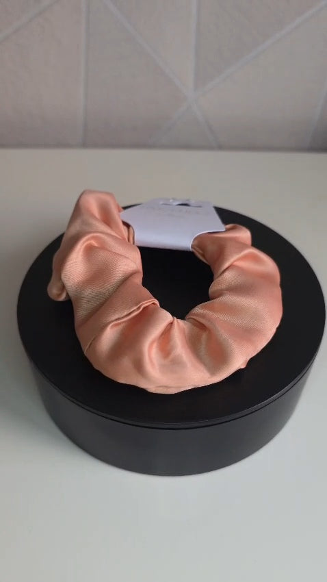Jacobsz Atlier Scrunchie